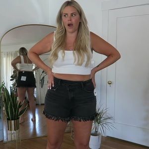 Good American Good 90s shorts Assymetrical Waist